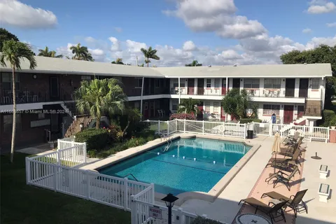 1050 Atlantic Shores Blvd # 204, Hallandale Beach FL 33009