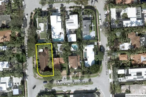 301 W Rivo Alto Dr, Miami Beach FL 33139