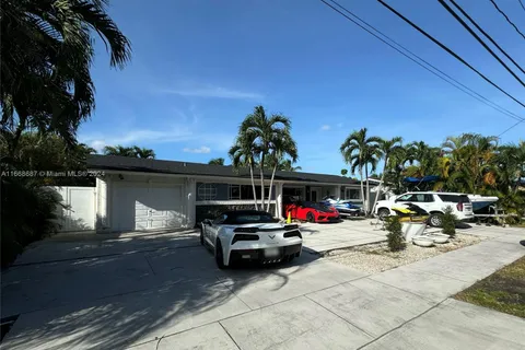 1785 W 76th St, Hialeah FL 33014