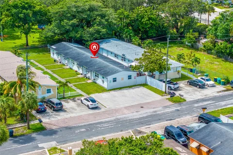 711 SW 10th St, Dania Beach FL 33004