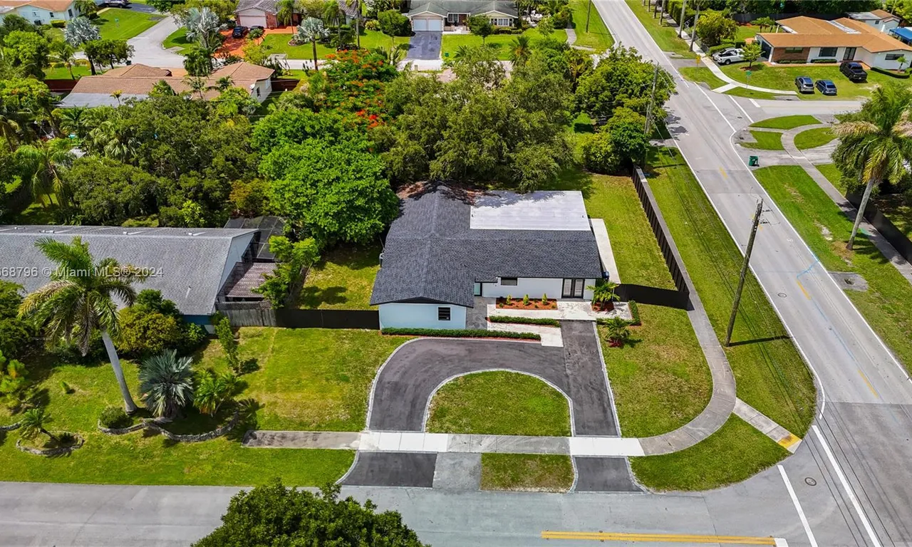 8705 SW 185th Ter, Cutler Bay FL 33157