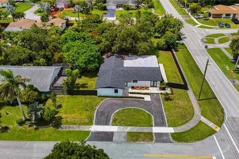 8705 SW 185th Ter, Cutler Bay FL 33157