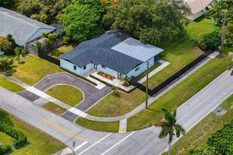 8705 SW 185th Ter, Cutler Bay FL 33157