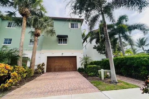 74 NW 7th St # 74, Boca Raton FL 33432