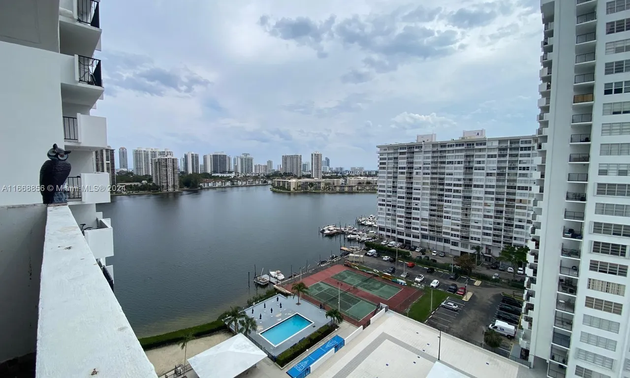 2780 NE 183rd St # 1606, Aventura FL 33160