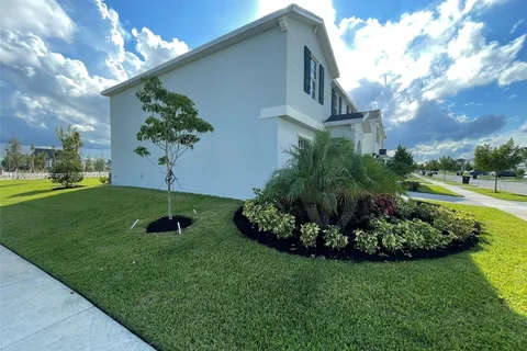 11026 NW Pondside Ln, Port St. Lucie FL 34987