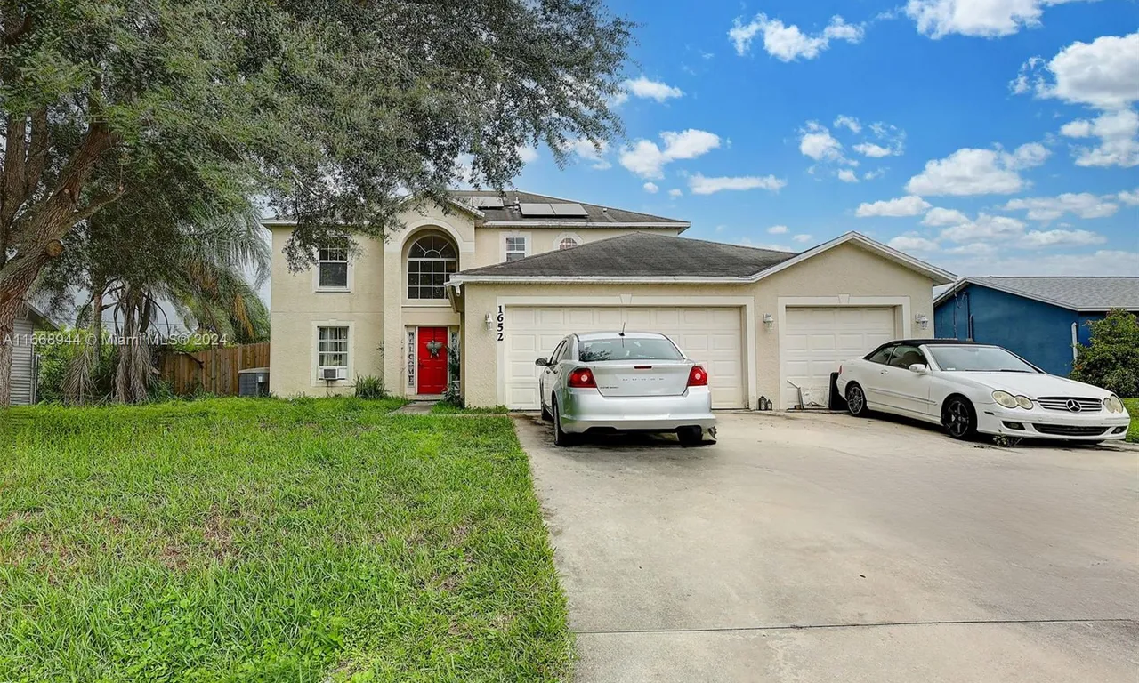 1652 SW Mcallister Ln, Port St. Lucie FL 34953