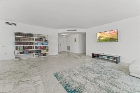 5640 Collins Ave # 7B, Miami Beach FL 33140