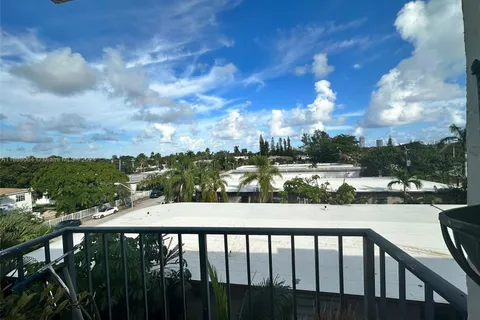 1960 Marseille Dr # 403, Miami Beach FL 33141