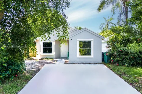 990 SW 8th Pl, Florida City FL 33034