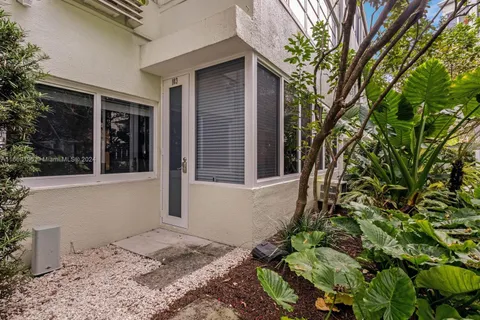 1000 SE 4th St # 103, Fort Lauderdale FL 33301