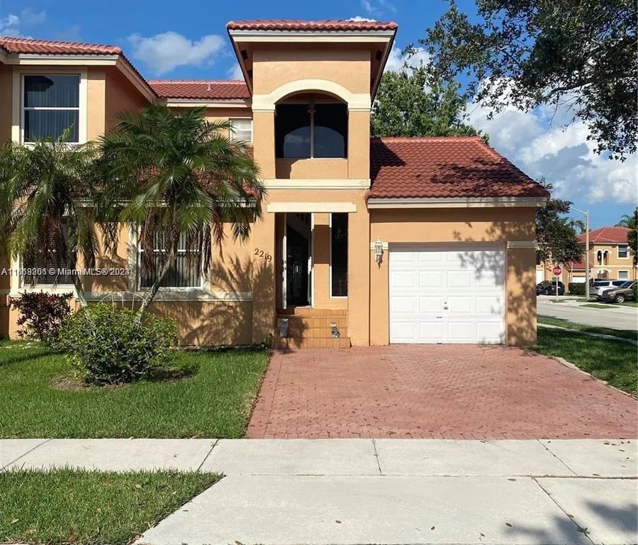 2219 NW 161st Ave, Pembroke Pines FL 33028