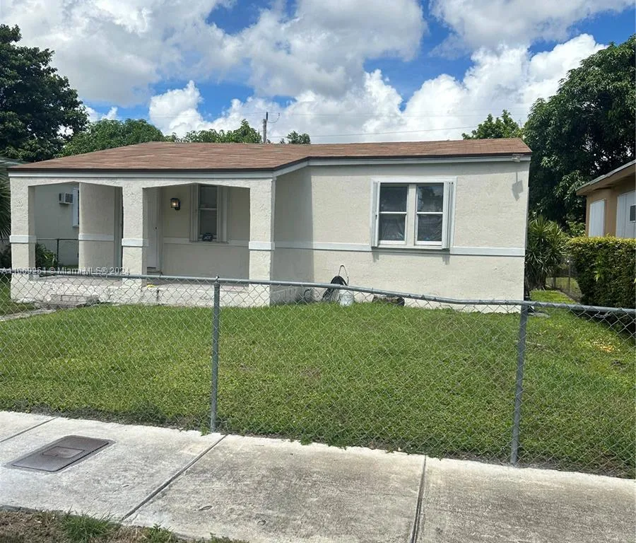 1819 NW 57th St, Miami FL 33142