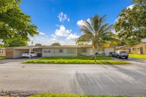 5746 Polk St, Hollywood FL 33021