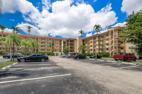 3905 N Nob Hill Rd # 304, Sunrise FL 33351