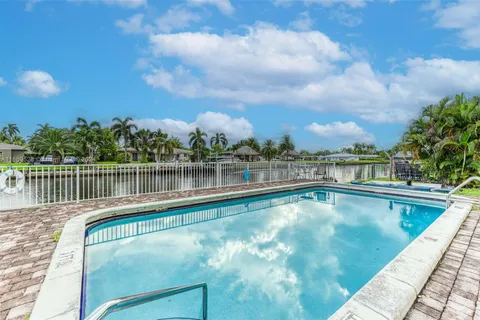 840 Pine Dr # 103, Pompano Beach FL 33060