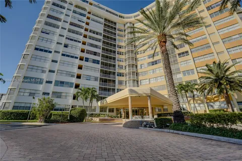 100 Golden Isles # 1108, Hallandale Beach FL 33009