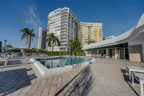 100 Golden Isles # 1108, Hallandale Beach FL 33009