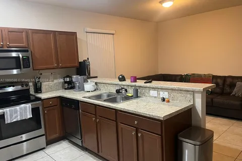 3222 SE 5th St # 3222, Homestead FL 33033