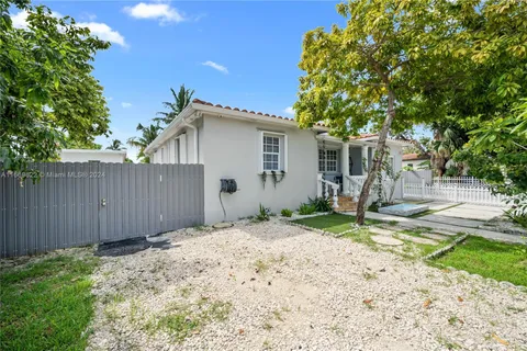 1180 NE 161st Ter, North Miami Beach FL 33162