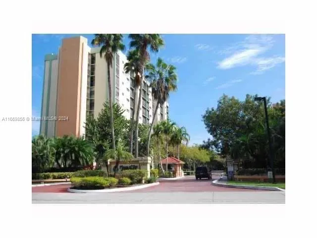 17021 N Bay Rd # 424, Sunny Isles Beach FL 33160