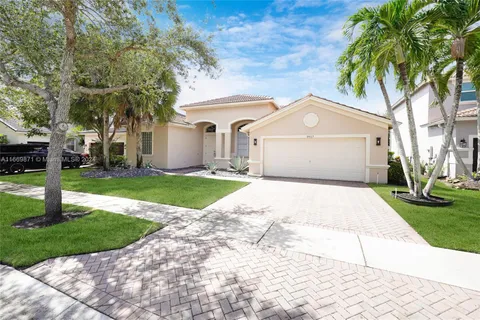 3917 E Hibiscus St, Weston FL 33332