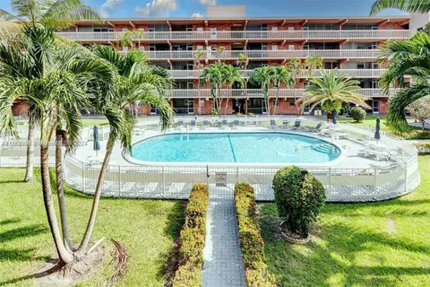 200 NE 12th Ave # 5C, Hallandale Beach FL 33009