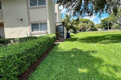 14249 Kendale Lakes Cir # 14249, Miami FL 33183