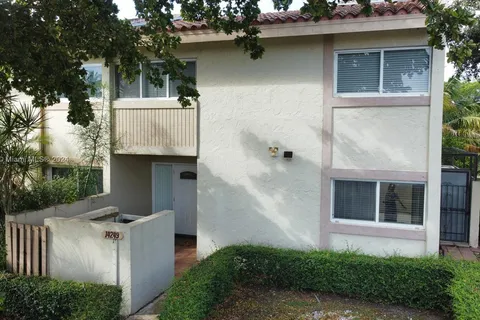 14249 Kendale Lakes Cir # 14249, Miami FL 33183