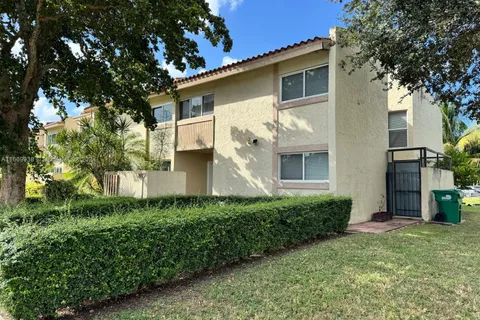 14249 Kendale Lakes Cir # 14249, Miami FL 33183