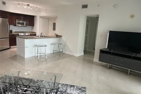 19900 E Country Club Dr # 714, Aventura FL 33180