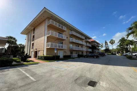 405 S Pine Island Rd # 407D, Plantation FL 33324