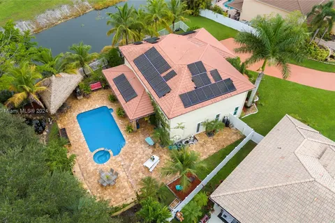 7139 W Mariposa Cir W, Pembroke Pines FL 33331