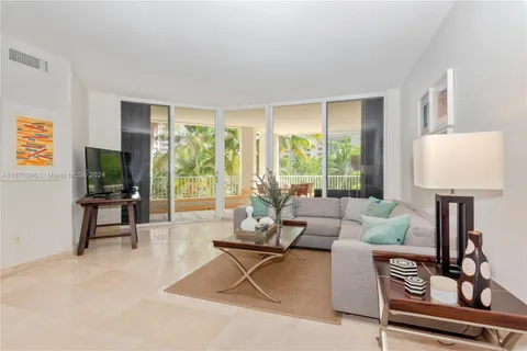 715 Crandon Blvd # 306, Key Biscayne FL 33149