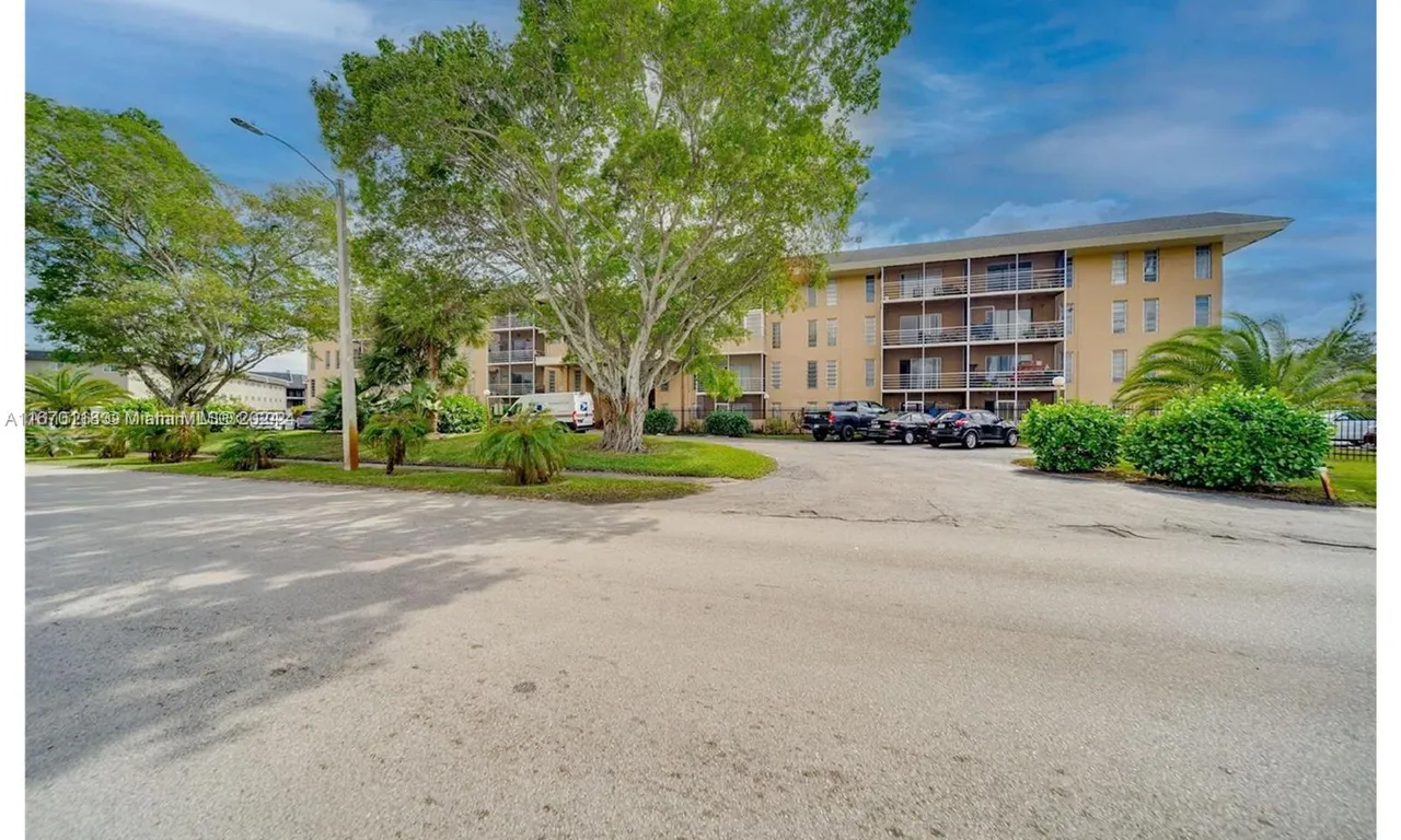 4848 NW 24th Ct # 312, Lauderdale Lakes FL 33313