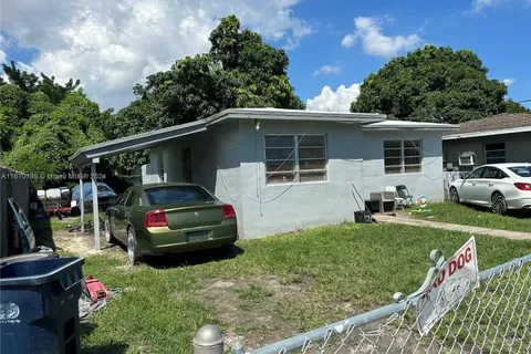 10229 SW 175th St, Miami FL 33157