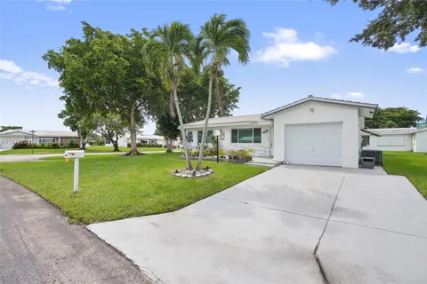 1051 NW 88th Way, Plantation FL 33322