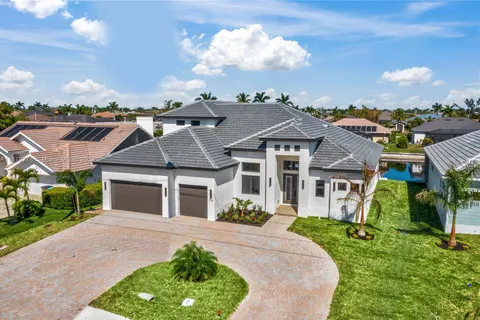 2133 Cape Coral Pkwy W, Cape Coral FL 33914