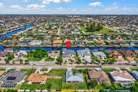 2133 Cape Coral Pkwy W, Cape Coral FL 33914