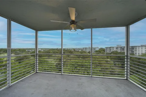 4015 W Palm Aire # 902, Pompano Beach FL 33069