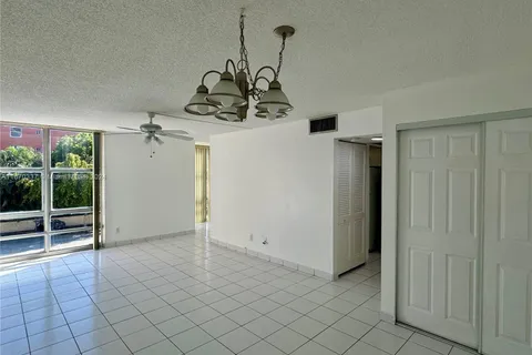 200 172nd St # 318, Sunny Isles Beach FL 33160