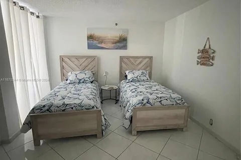 6767 Collins Ave # 2105, Miami Beach FL 33141