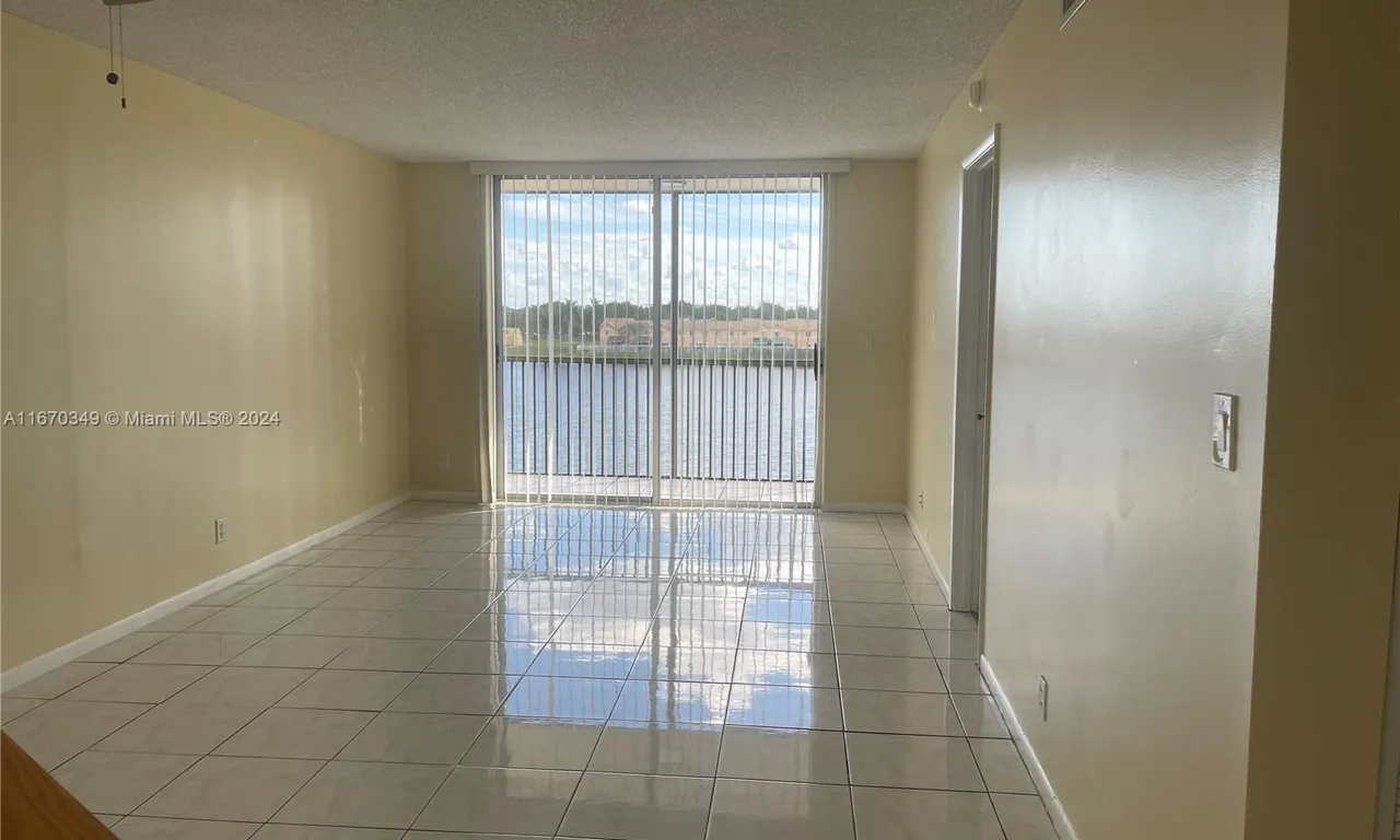 8710 N Sherman Cir # 406, Miramar FL 33025