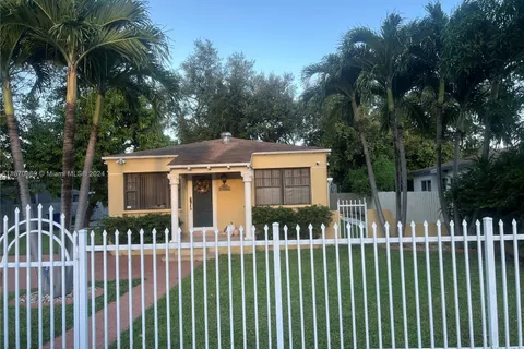 7007 NW 6th Ave, Miami FL 33150