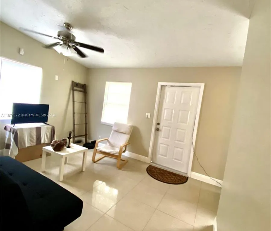 808 NE 4th Ave # 1, Pompano Beach FL 33060