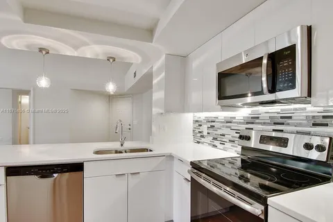 3605 NE 207th St # 2212, Aventura FL 33180