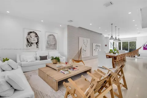 298 W Mcintyre St, Key Biscayne FL 33149