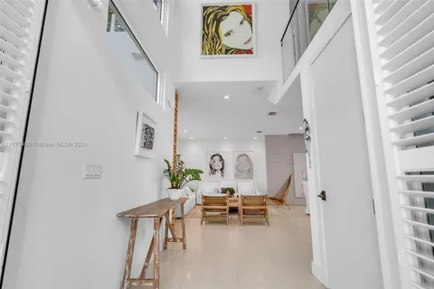 298 W Mcintyre St, Key Biscayne FL 33149