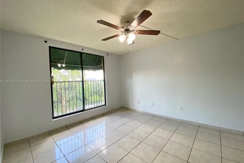 606 W 81st Street # 405, Hialeah FL 33014