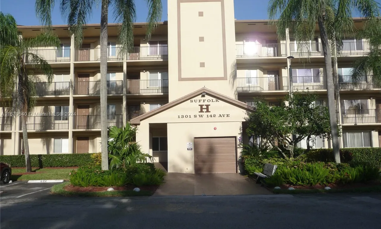 1301 SW 142nd Ave # 106H, Pembroke Pines FL 33027